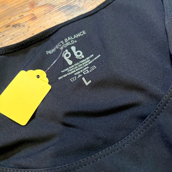 Perfect Balance workout top - Picture 2 of 3